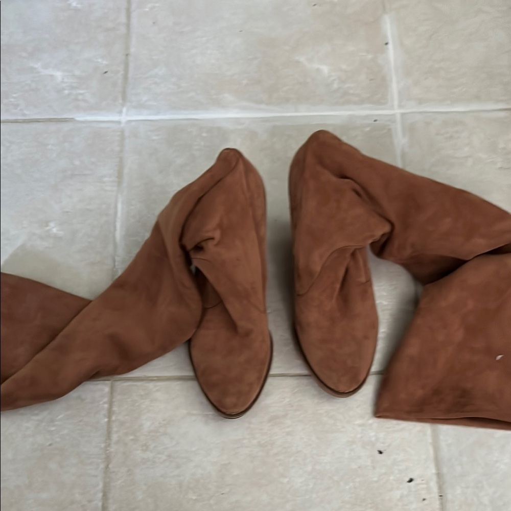 Women's Tan Suede Boots